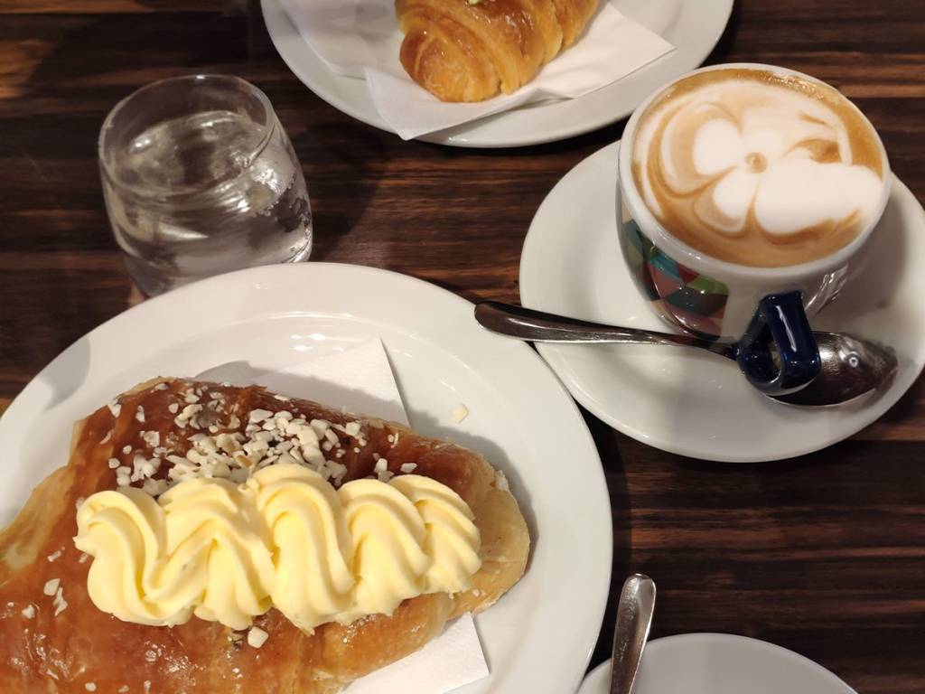 negozio in vendita a Roma in zona Cinecittà