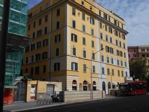 appartamento in vendita a Roma in zona Tuscolano