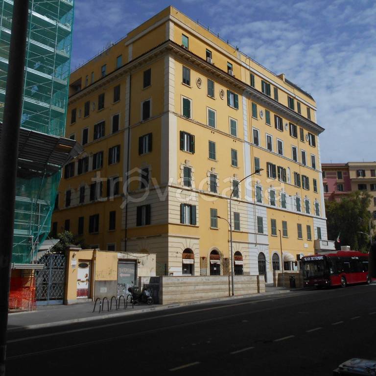 appartamento in vendita a Roma in zona Tuscolano