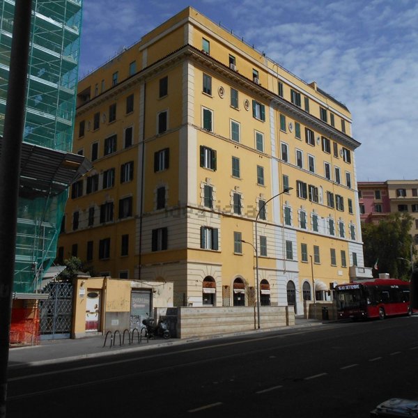 appartamento in vendita a Roma in zona Tuscolano