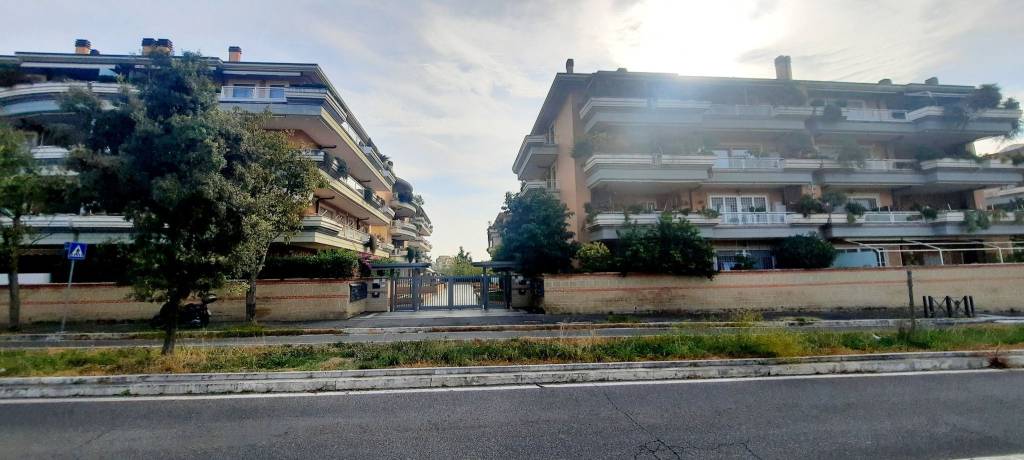 appartamento in vendita a Roma in zona Selva Candida