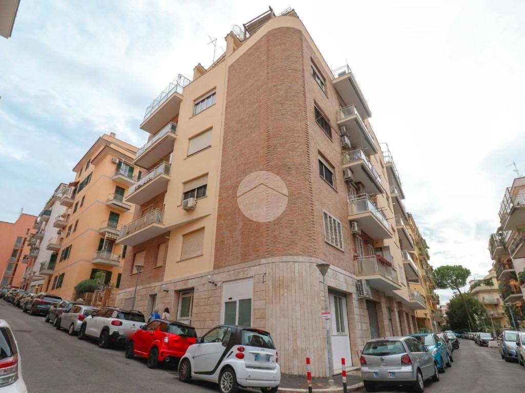 appartamento in vendita a Roma in zona Gianicolense