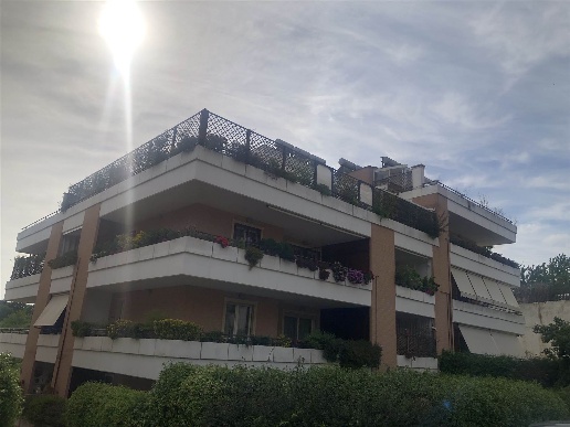 appartamento in vendita a Roma in zona Valle Muricana