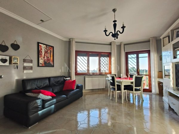 appartamento in vendita a Roma in zona Casal Morena