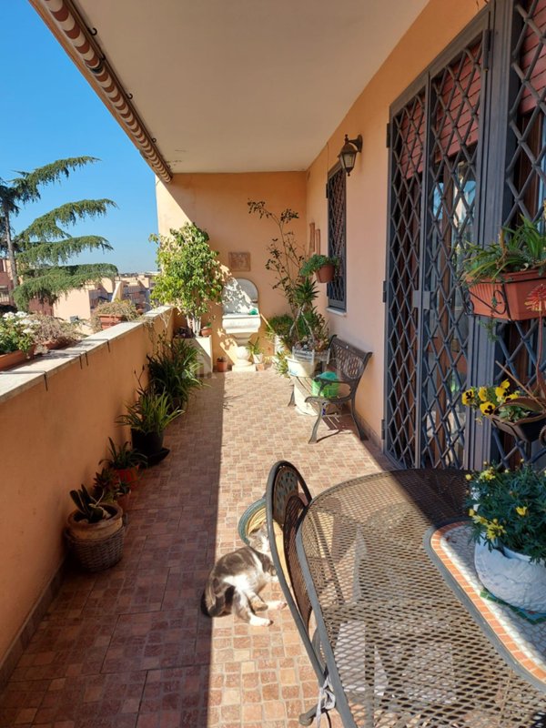 appartamento in vendita a Roma in zona Ardeatino