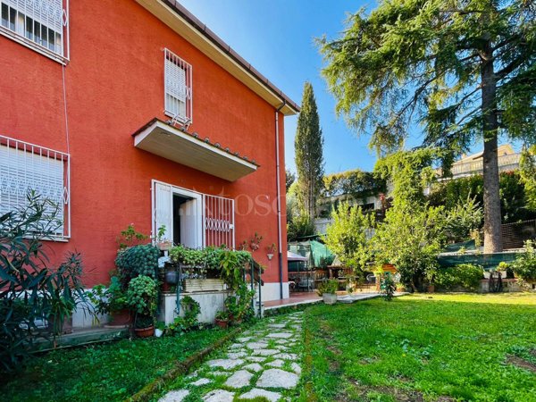 casa indipendente in vendita a Roma in zona Spinaceto