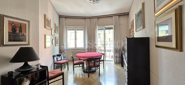 appartamento in vendita a Roma in zona Ardeatino