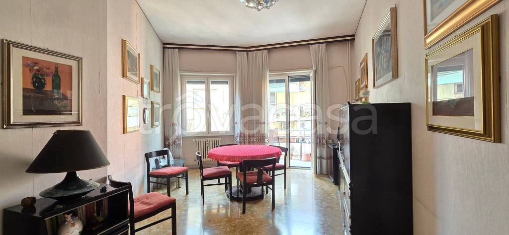 appartamento in vendita a Roma in zona Ardeatino