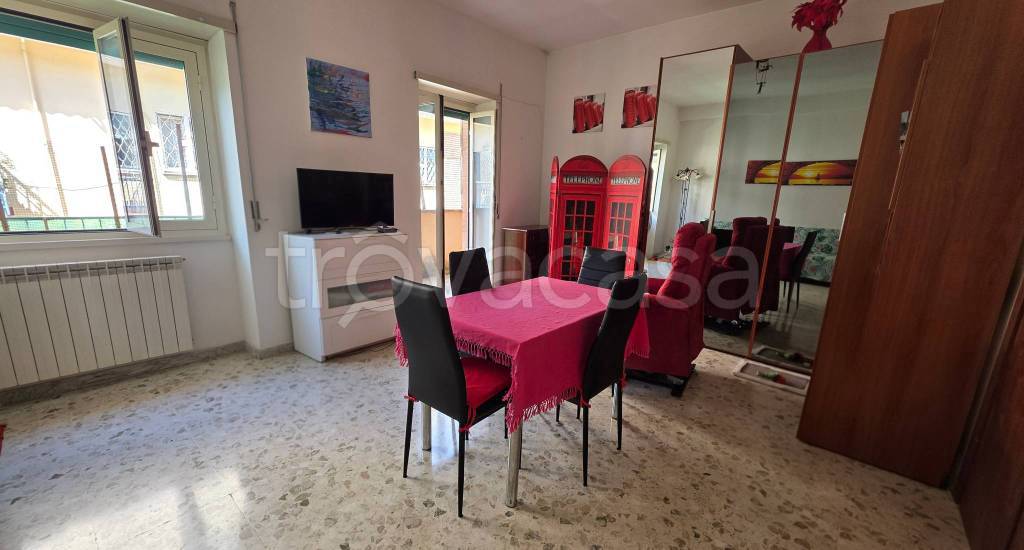 appartamento in vendita a Roma in zona Corviale