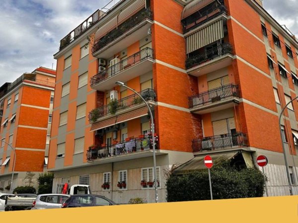 appartamento in vendita a Roma in zona Tuscolano