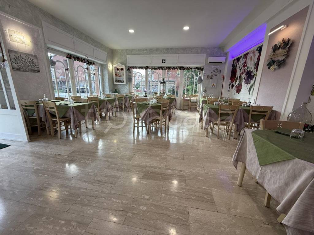 negozio in vendita a Roma in zona Acilia