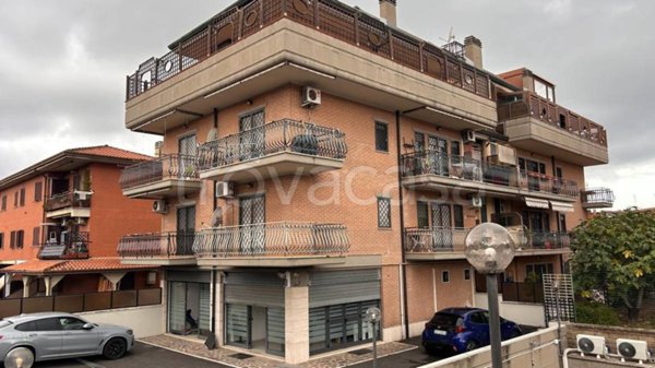 negozio in vendita a Roma in zona Tor Sapienza