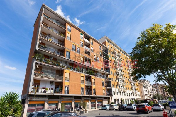 appartamento in vendita a Roma in zona Appio Latino