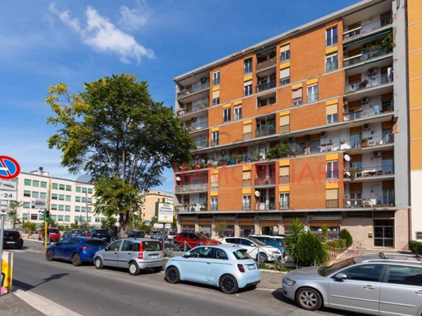 appartamento in vendita a Roma in zona Appio Latino