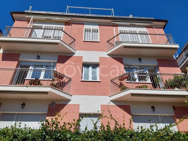 appartamento in vendita a Roma in zona Tomba di Nerone