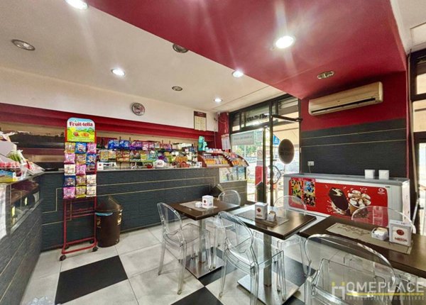 negozio in vendita a Roma in zona Torre Angela