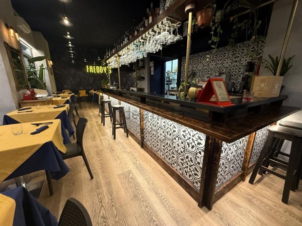 locale commerciale in vendita a Roma in zona Ostia