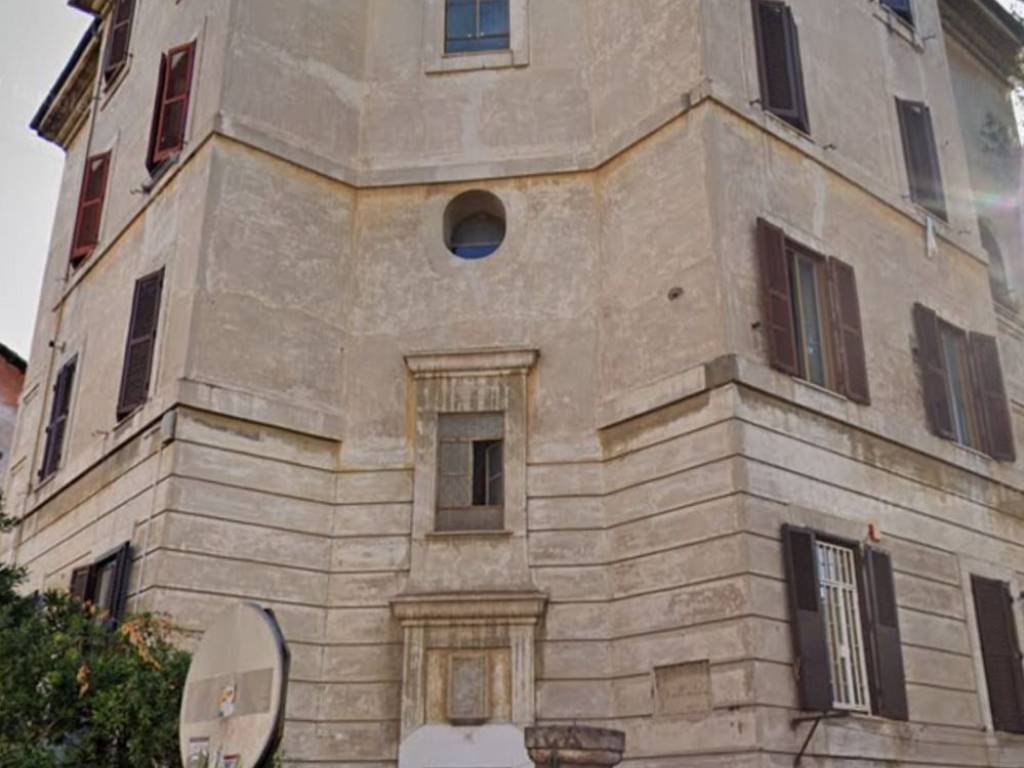 appartamento in vendita a Roma in zona Ostiense