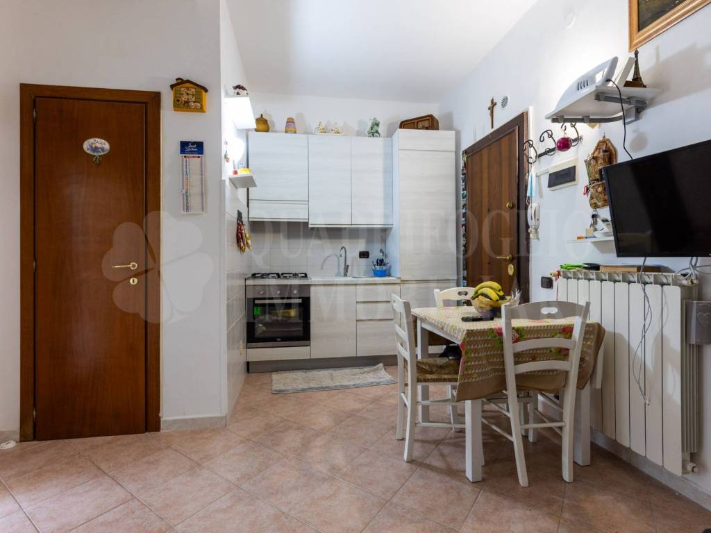 appartamento in vendita a Roma in zona Lido di Castel Fusano