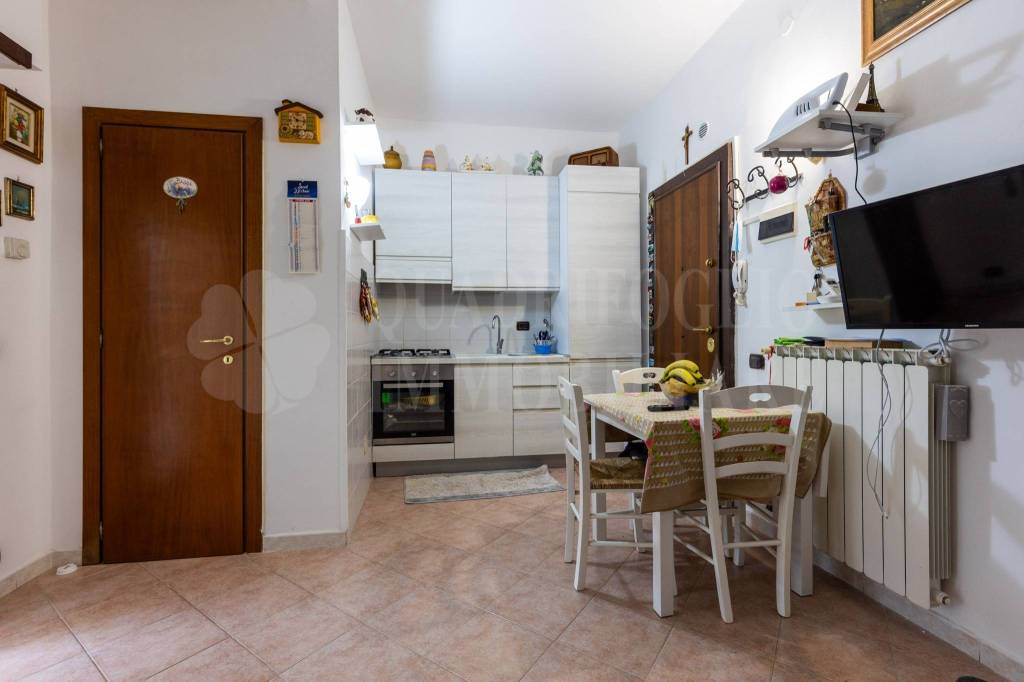 appartamento in vendita a Roma in zona Lido di Castel Fusano