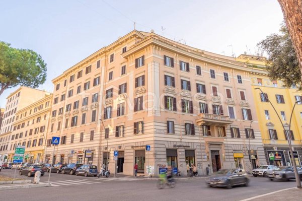 appartamento in vendita a Roma in zona Appio Latino