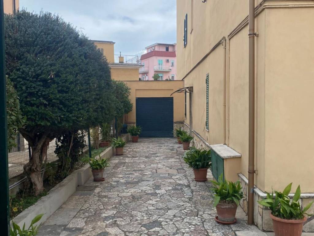 appartamento in vendita a Roma in zona Torre Maura