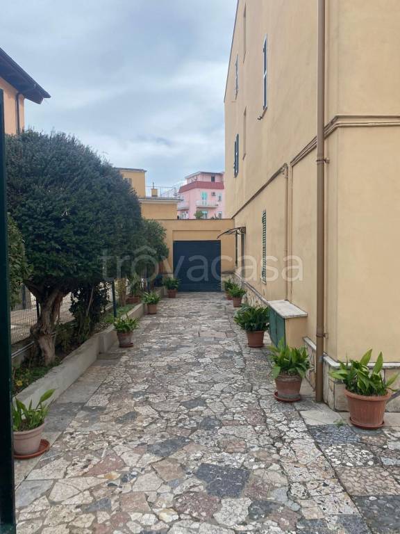 appartamento in vendita a Roma in zona Torre Maura