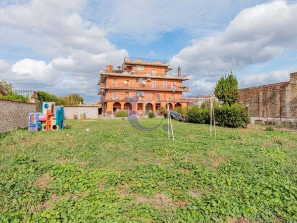 appartamento in vendita a Roma in zona Finocchio
