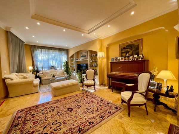 appartamento in vendita a Roma in zona EUR