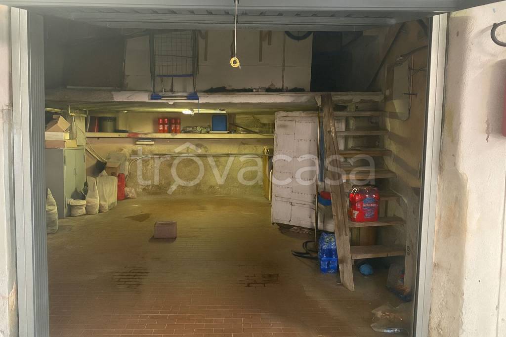 locale di sgombero in vendita a Roma in zona Portuense