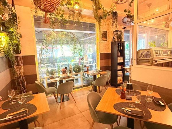 negozio in vendita a Roma in zona Gianicolense