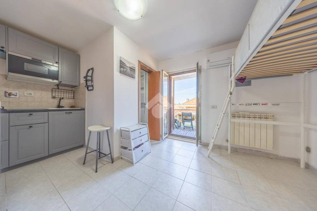 appartamento in vendita a Roma in zona Casal Morena