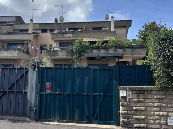 casa indipendente in vendita a Roma in zona Appio Pignatelli