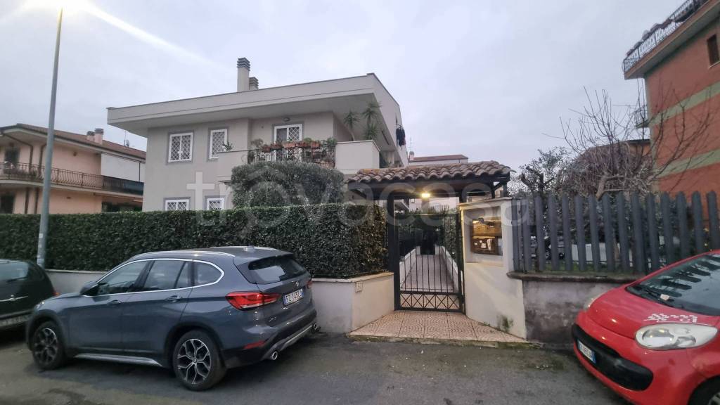 mansarda in vendita a Roma in zona Finocchio