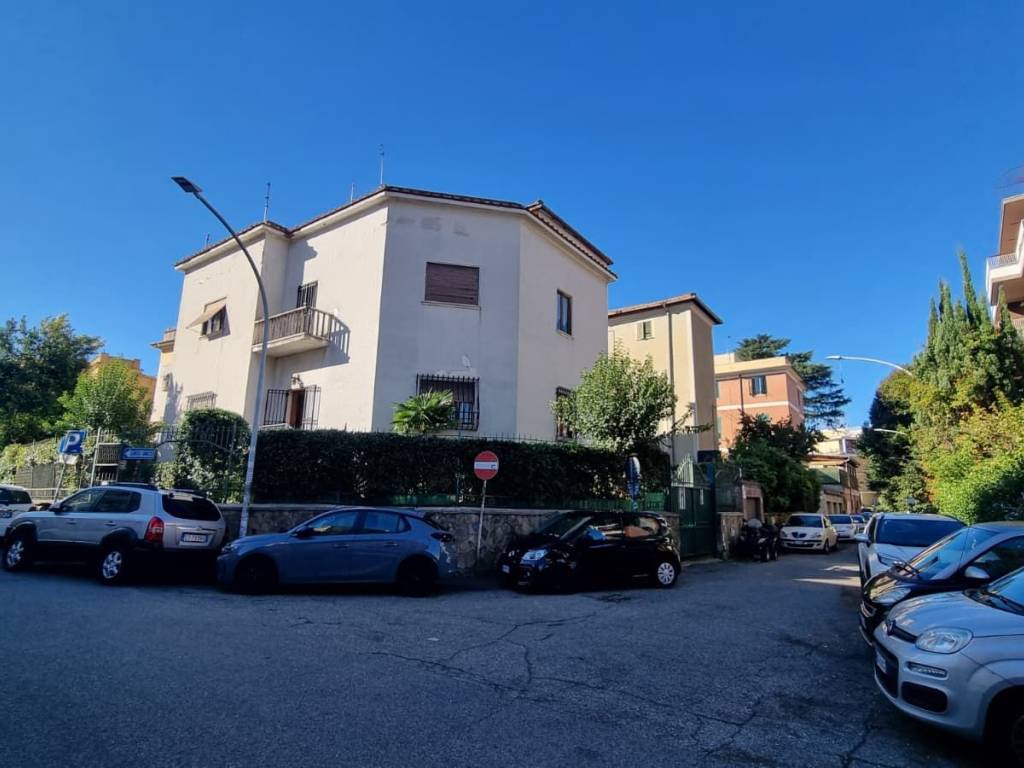 appartamento in vendita a Roma in zona Monte Sacro/Talenti