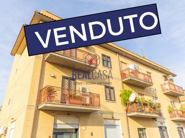 appartamento in vendita a Roma in zona Romanina