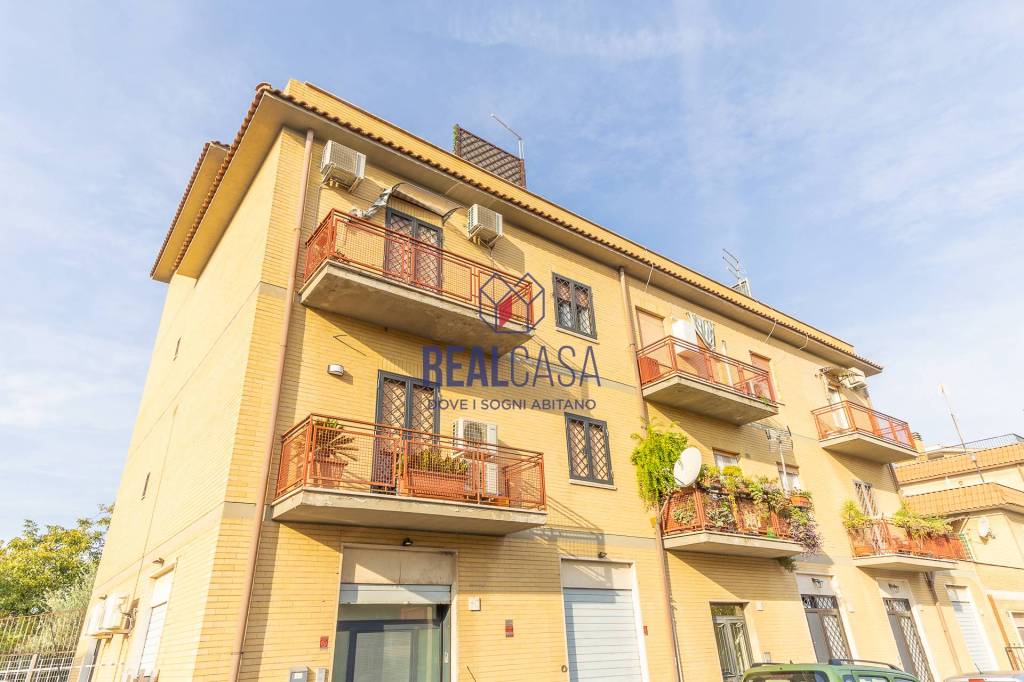appartamento in vendita a Roma in zona Romanina