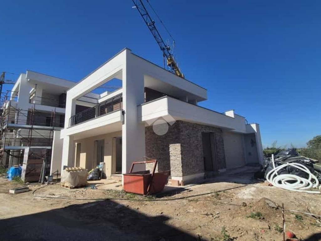 casa indipendente in vendita a Roma in zona Romanina