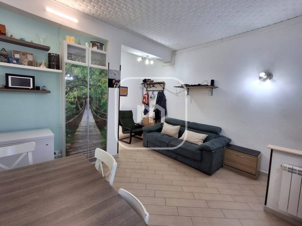 appartamento in vendita a Roma in zona Osteria del Curato