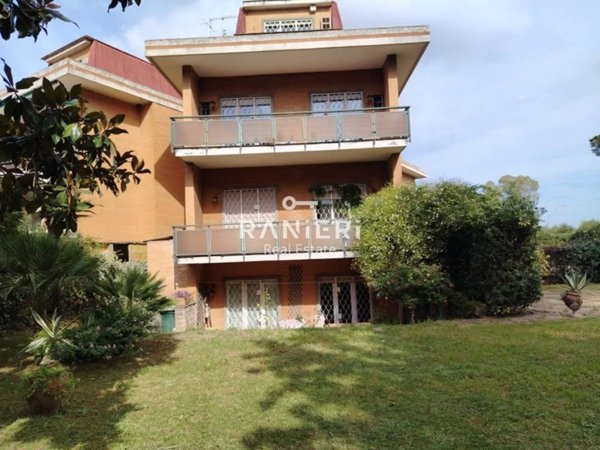 casa indipendente in vendita a Roma in zona Mostacciano