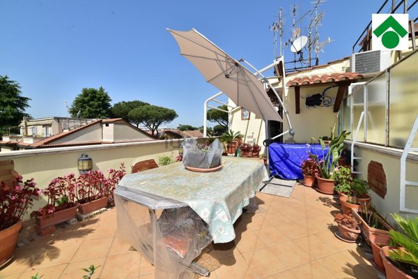 appartamento in vendita a Roma in zona Appio Pignatelli