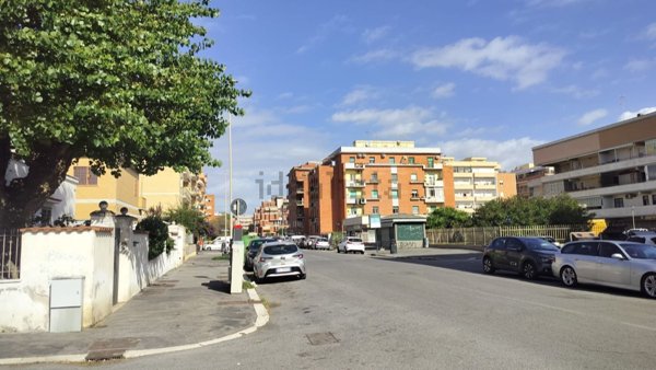 appartamento in vendita a Roma in zona Ostia