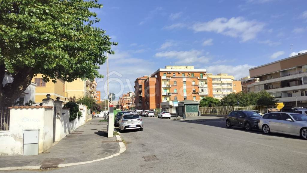 appartamento in vendita a Roma in zona Ostia