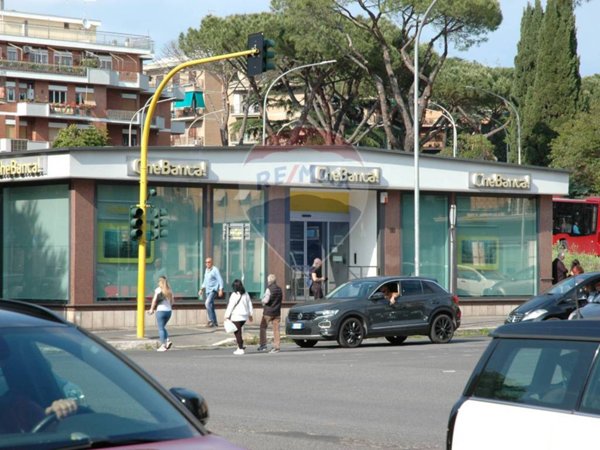 negozio in vendita a Roma in zona Gianicolense