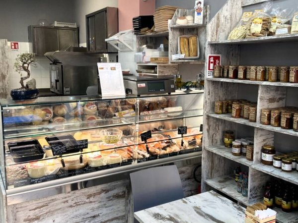 negozio in vendita a Roma in zona Tiburtino