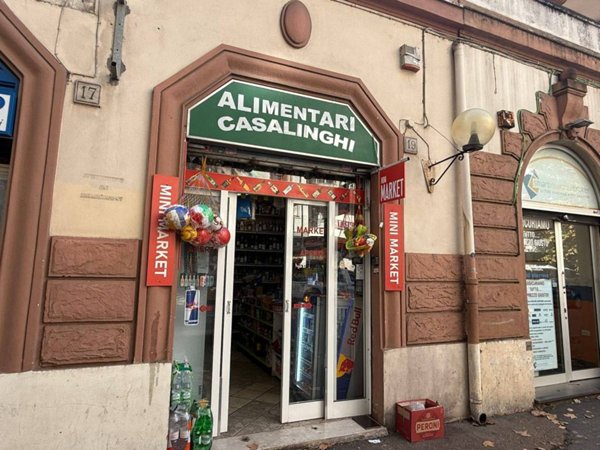 negozio in vendita a Roma in zona Ostia