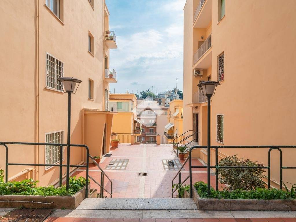 appartamento in vendita a Roma in zona Gianicolense