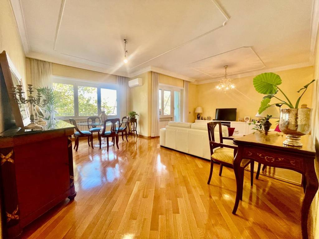 appartamento in vendita a Roma in zona Ostiense