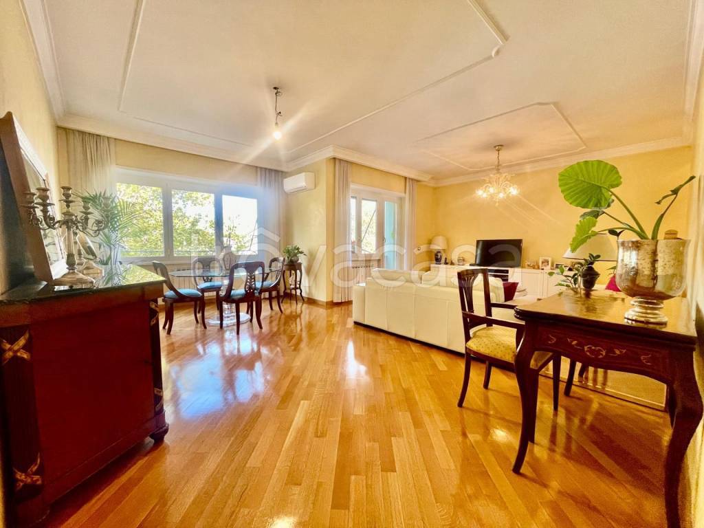 appartamento in vendita a Roma in zona Ostiense