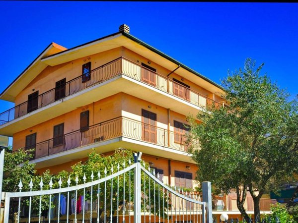 appartamento in vendita a Roma in zona Ponte di Nona